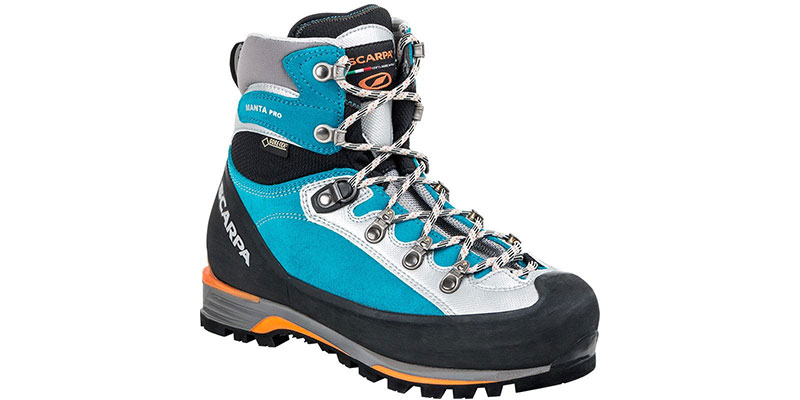 Single mountaineering boots